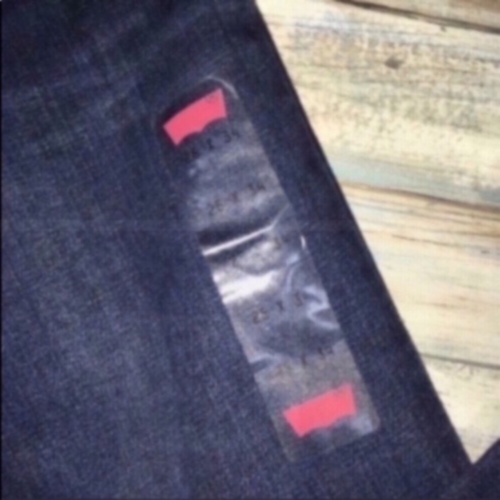 NWT Levi's Bold Curve Straight Leg Denim - Picture 3 of 6